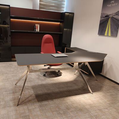 검은색 럭셔리 임원 사무실 책상 사장 또는 CEO MDF 및 MFC 나무 사무실 가구